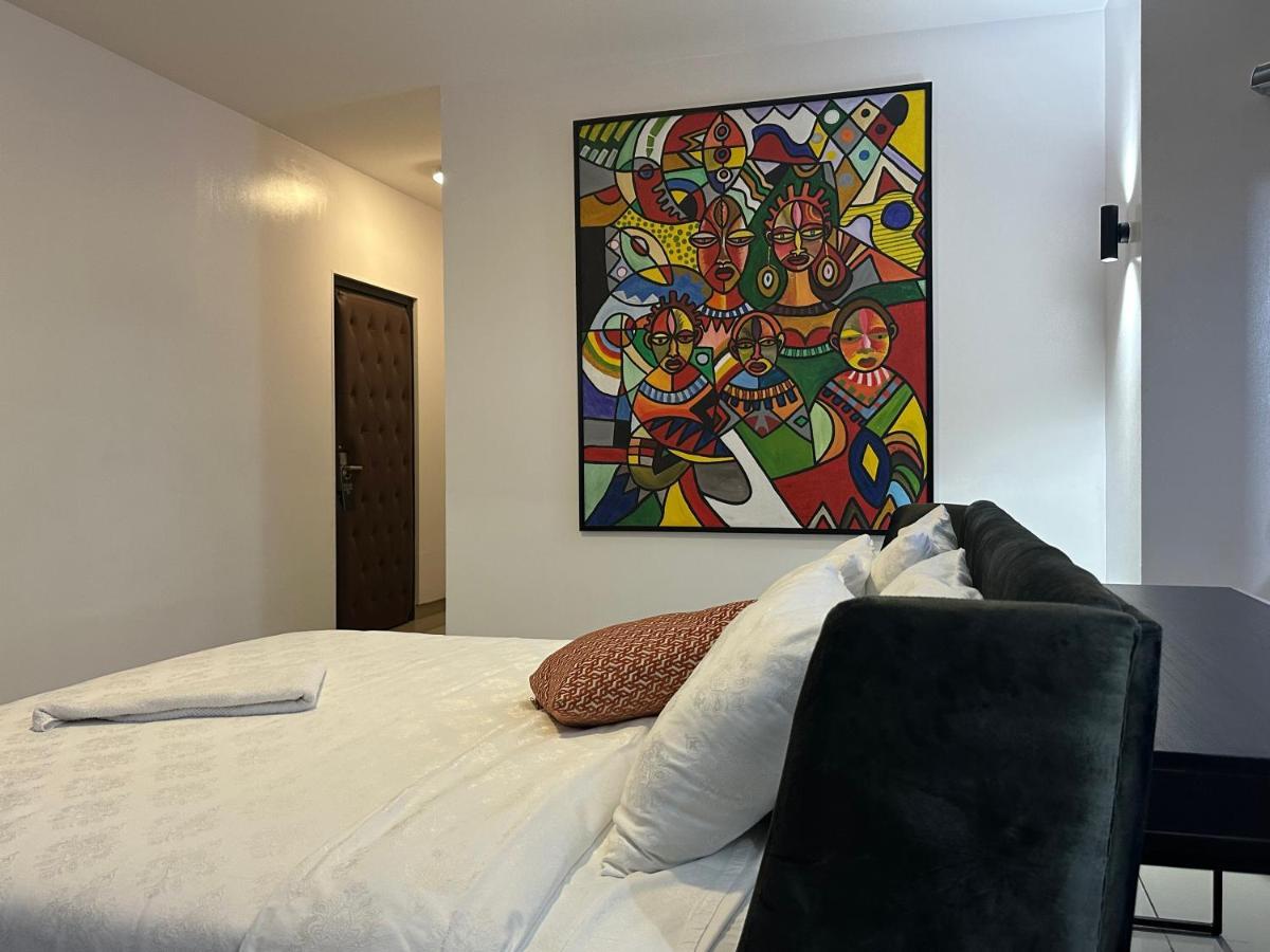 Guided Hospitality - Luxury Accommodations ลากอส ภายนอก รูปภาพ