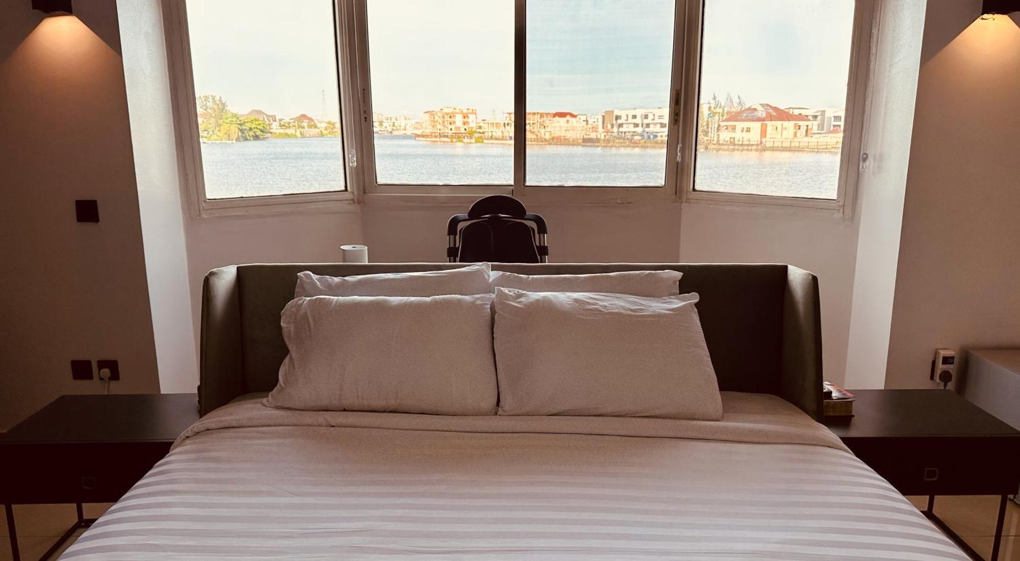 Guided Hospitality - Luxury Accommodations ลากอส ภายนอก รูปภาพ