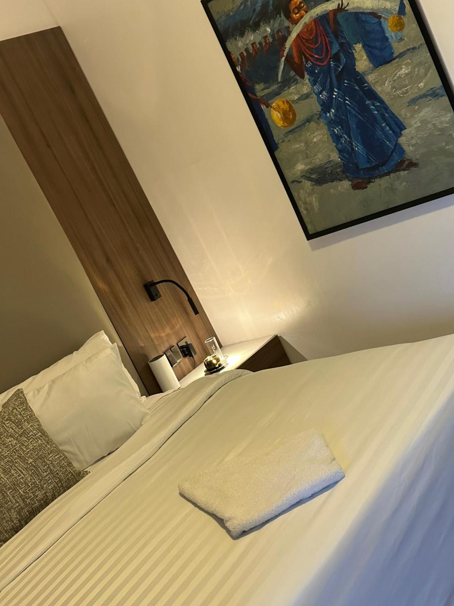 Guided Hospitality - Luxury Accommodations ลากอส ภายนอก รูปภาพ